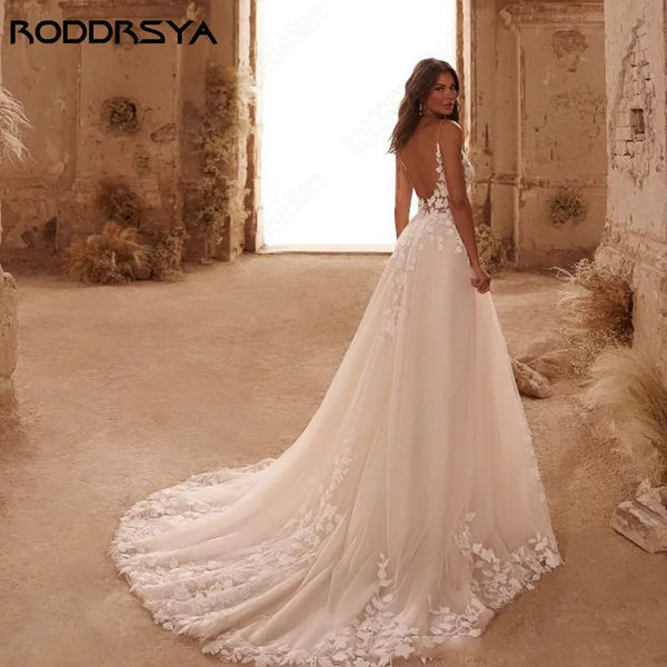 RODDRSYA Spaghetti Straps Glitter Wedding Dresses V-Neck Shiny Tulle With Applique Backless Bohemia Lace Bridal Gowns Plus Size